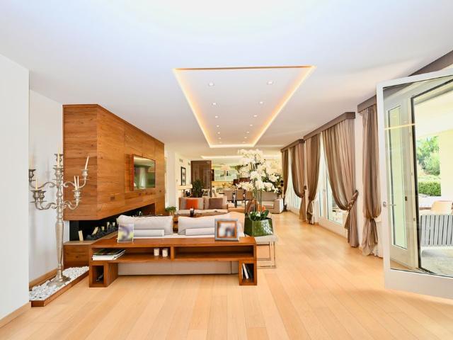 Apartment kaufen in Collina d'Oro, Tessin
