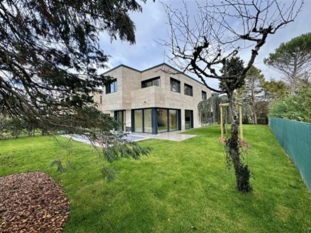 Einfamilienhaus mieten in Cologny