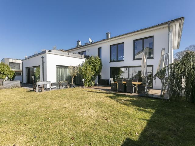 Mehrfamilienhaus kaufen in Böfingen, Ulm