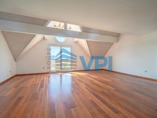Maisonette kaufen in Eysins, Waadt
