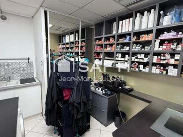 Local Commercial vente à Palaiseau, La Ville-du-bois
