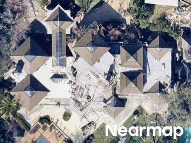 House for sale in La Canada Flintridge, California