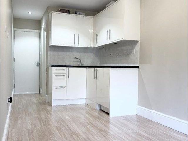 Studio for rent in Mapesbury, Greater London