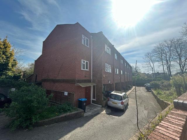 Studio for rent in Mapesbury, Greater London