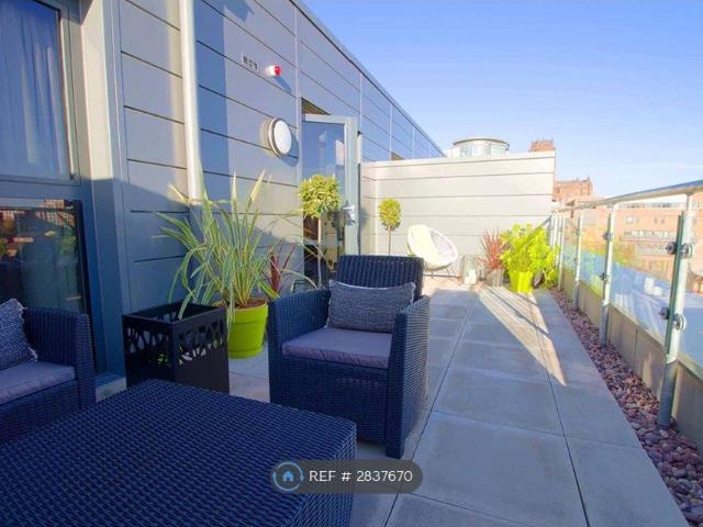 Apartment for rent in Chinatown, Calderstones