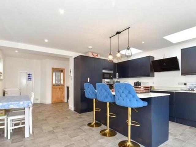 House for sale in Mill Hill, Ash
