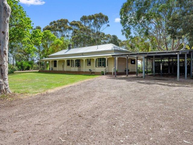Cottage for sale in Caramut