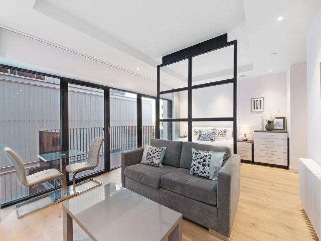 Studio for rent in London City Island, Blackwall