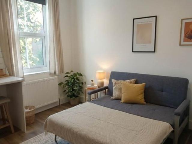 Studio for rent in London Borough of Ealing, Greater London