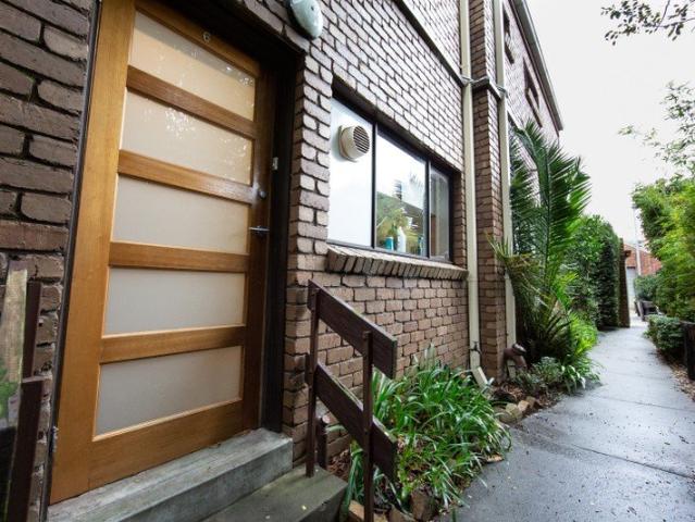 Townhouse for rent in Carlton North, Melbourne