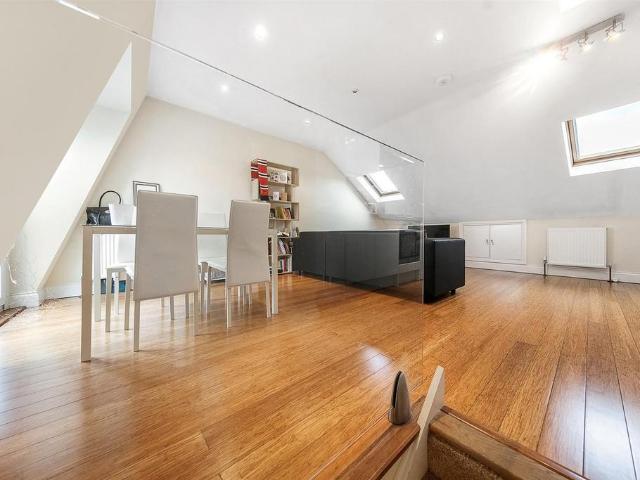 Apartment for rent in Clapham, Greater London
