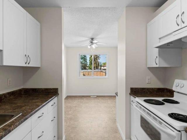Townhouse for rent in Lymburn, Edmonton