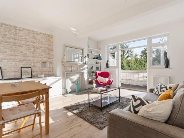 House for rent in Golders Green, Greater London