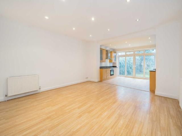 Apartment for rent in Golders Green, Greater London
