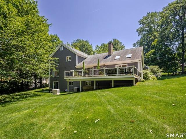 House for sale in Brookfield, Western Connecticut Planning Region