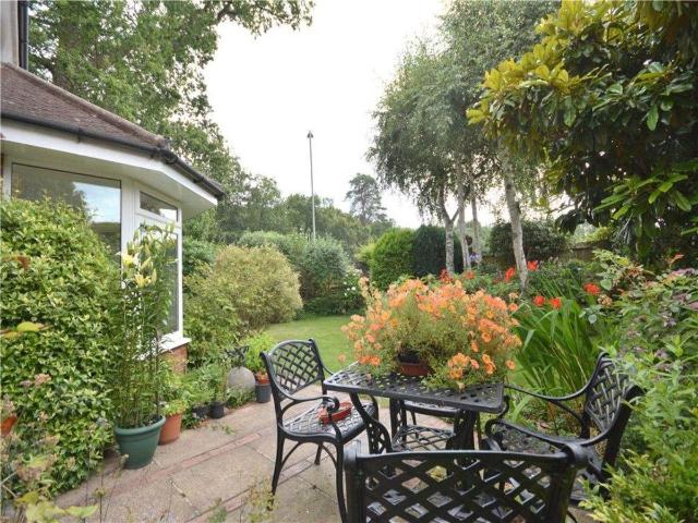 Apartment for rent in Martin's Heron, Winkfield