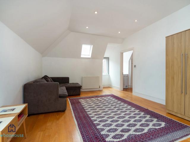 Apartment for rent in Maitland Park, Greater London