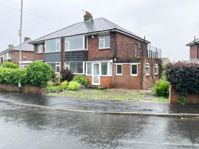 House for rent in Oakenshaw, Backburn