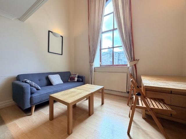 Apartment for rent in Woodlands, Glasgow