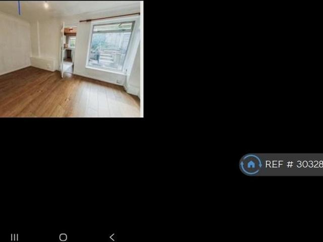 House for rent in Chadderton Fold, Pendock