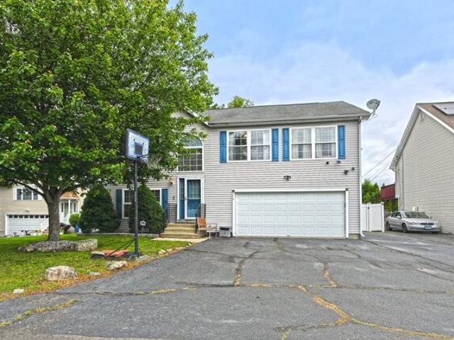 House for sale in Bridgeport