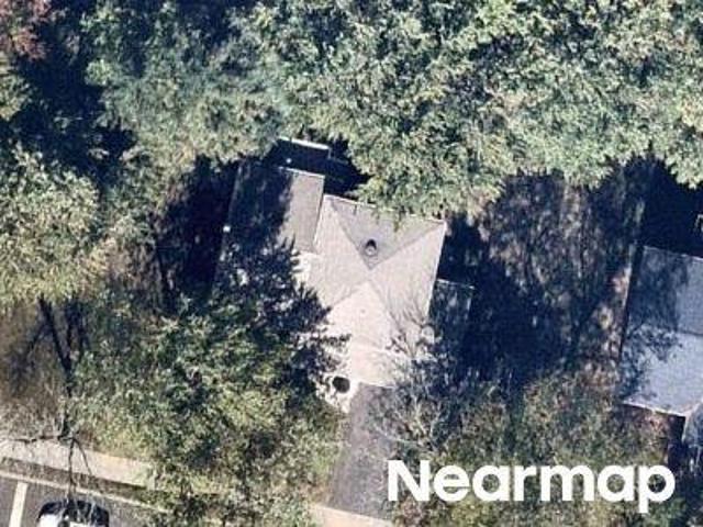 House for sale in Edison House for sale in Edison