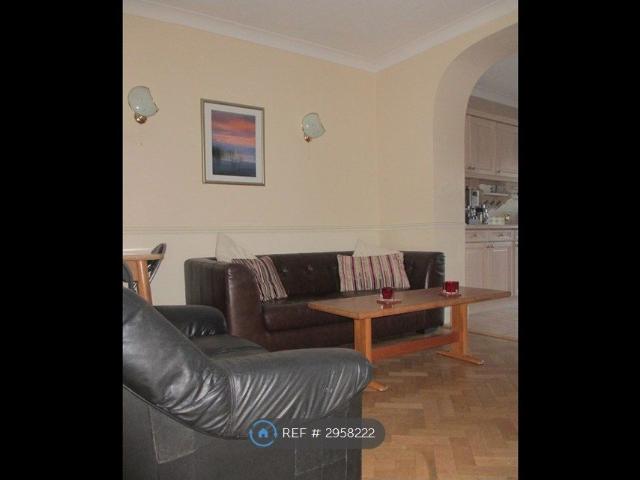 Room for rent in Ripley Springs, Runnymede