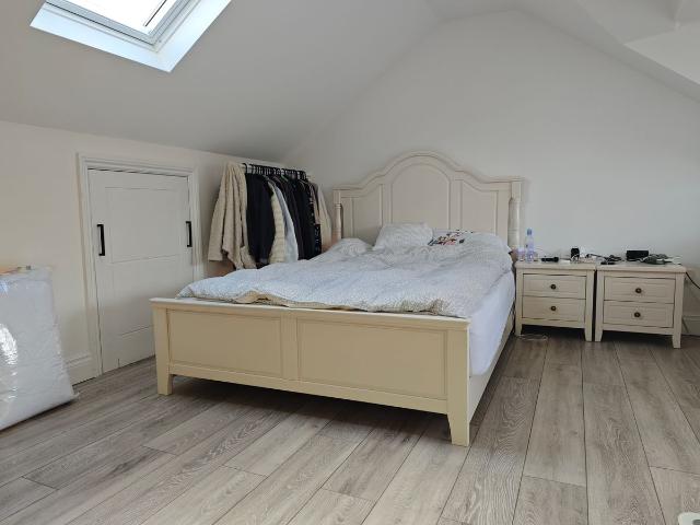Room for rent in Ripley Springs, Row Town