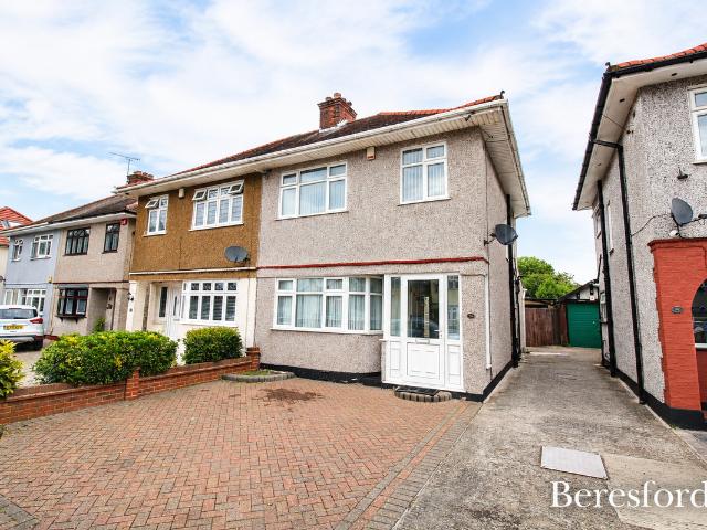 House for rent in Collier Row, Greater London