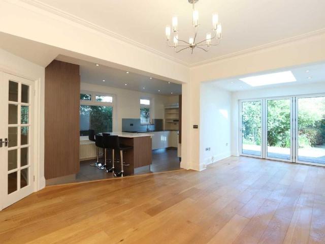 Apartment for rent in Worcester Park, Greater London