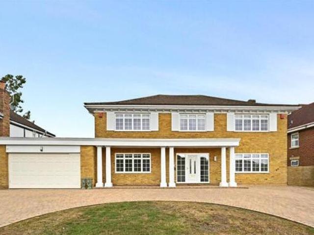 House for sale in Batchworth, Hertfordshire