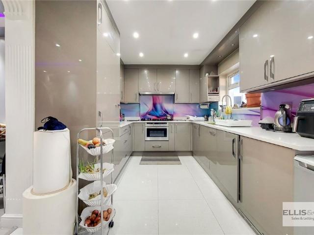 House for rent in Alperton, Greater London