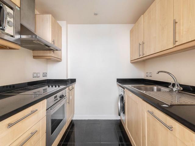 Apartment for rent in Greenhill, Greater London