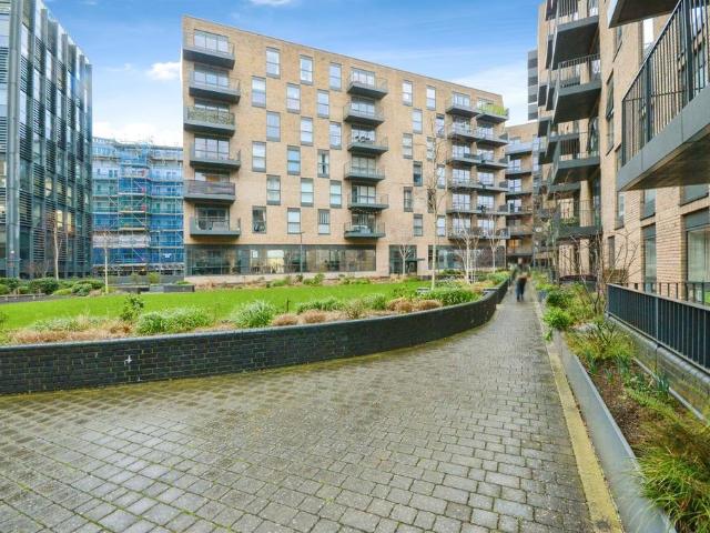 Apartment for rent in Greenhill, Greater London