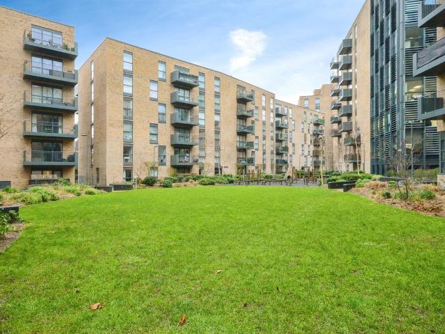Apartment for rent in Greenhill, Greater London