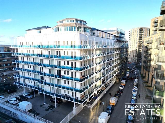 Apartment for rent in Greenhill, Greater London