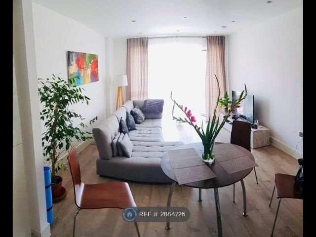 Apartment for rent in Kenton, Greater London