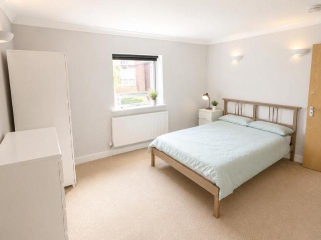 Apartment for rent in Bellevue, Southampton