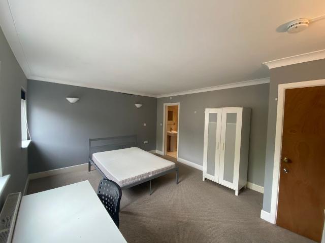 Apartment for rent in Bellevue, Southampton