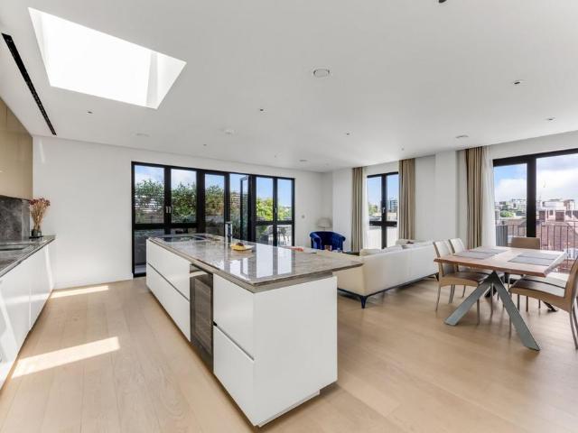 Apartment for rent in St. John's Wood, Greater London