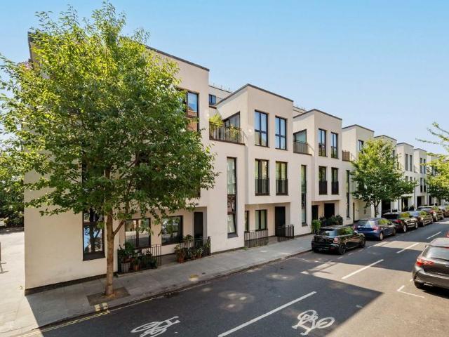 Apartment for rent in St. John's Wood, Greater London