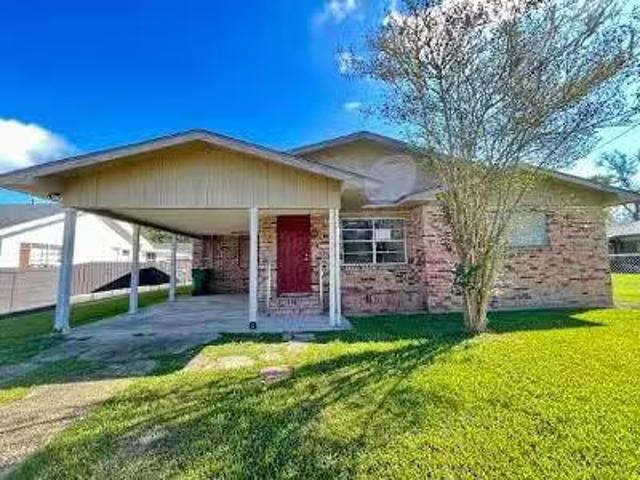 House for sale in Sulphur