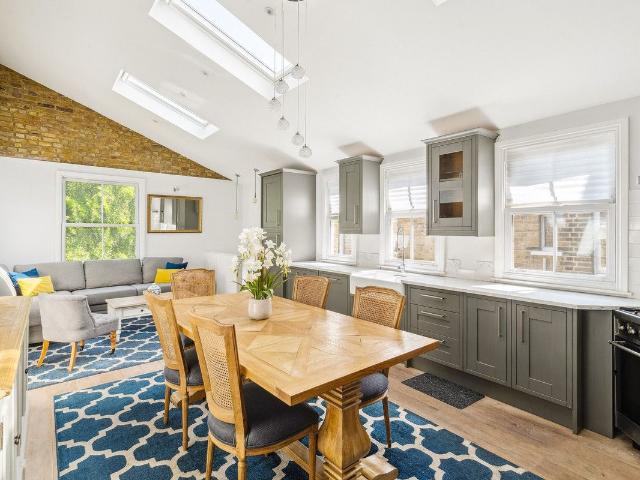 House for rent in Mortlake, Greater London