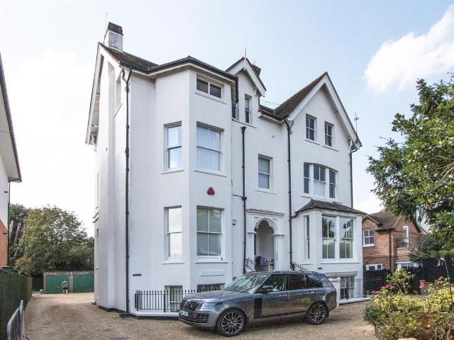 House for rent in London Borough of Merton, Raynes Park