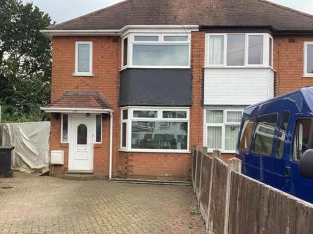 House for sale in Halesowen, West Midlands