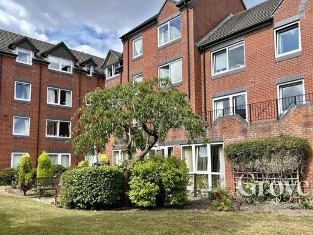 House for sale in Halesowen, West Midlands