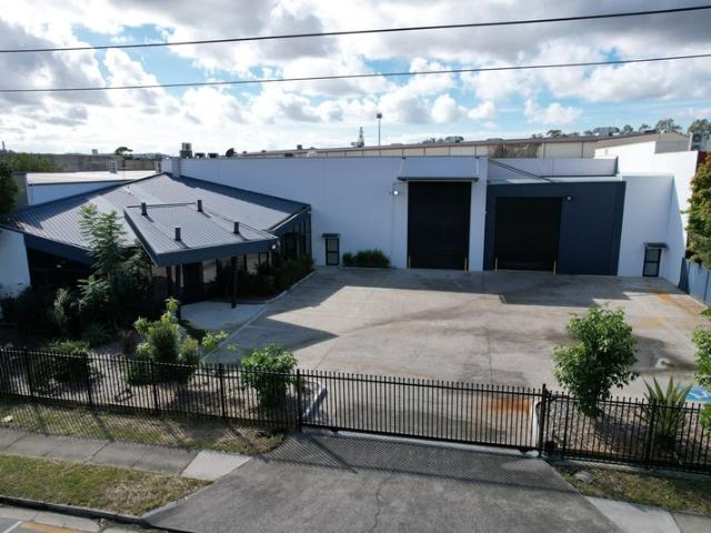 Warehouse for rent in Toombul, Queensland
