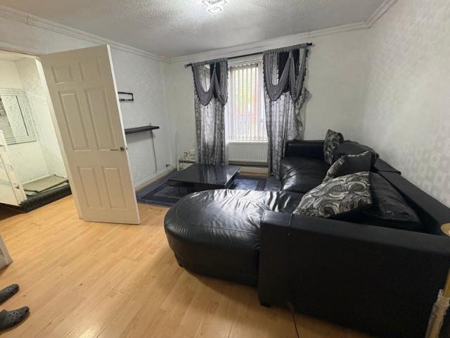 House for rent in Burnedge, Greater Manchester