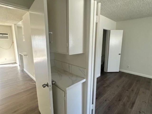 Apartment for rent in Canoga Park, California