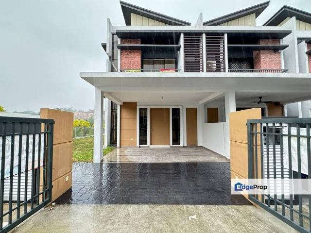 House for sale in Kampung Desa Putra, Sepang